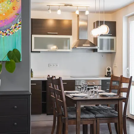 شقة Homely With Balcony - Ba براتسيلافا