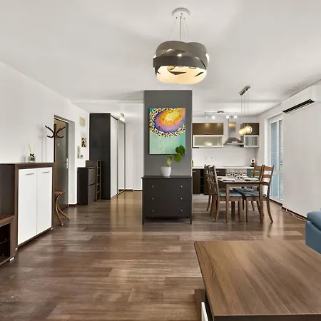 شقة Homely With Balcony - Ba *