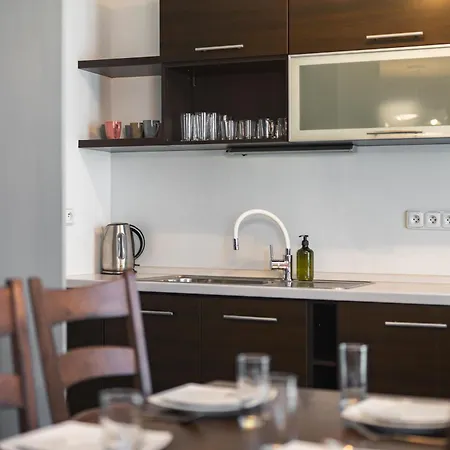 Homely With Balcony - Ba * براتسيلافا